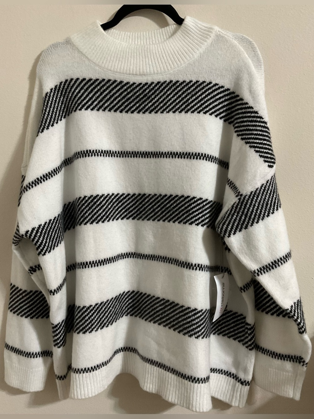 NWT - Liz Claiborne Striped Black & White Women's Pullover Sweater